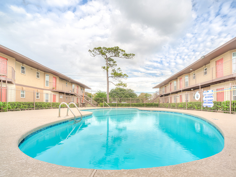 Royal Wayside Apartments