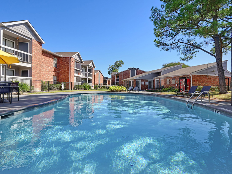 Dover Pointe