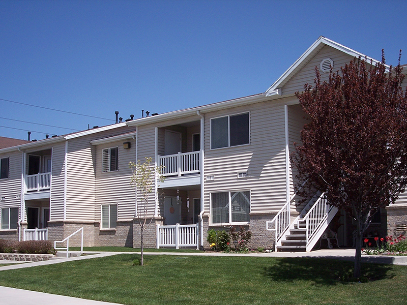 Creekside Village Apartment Homes